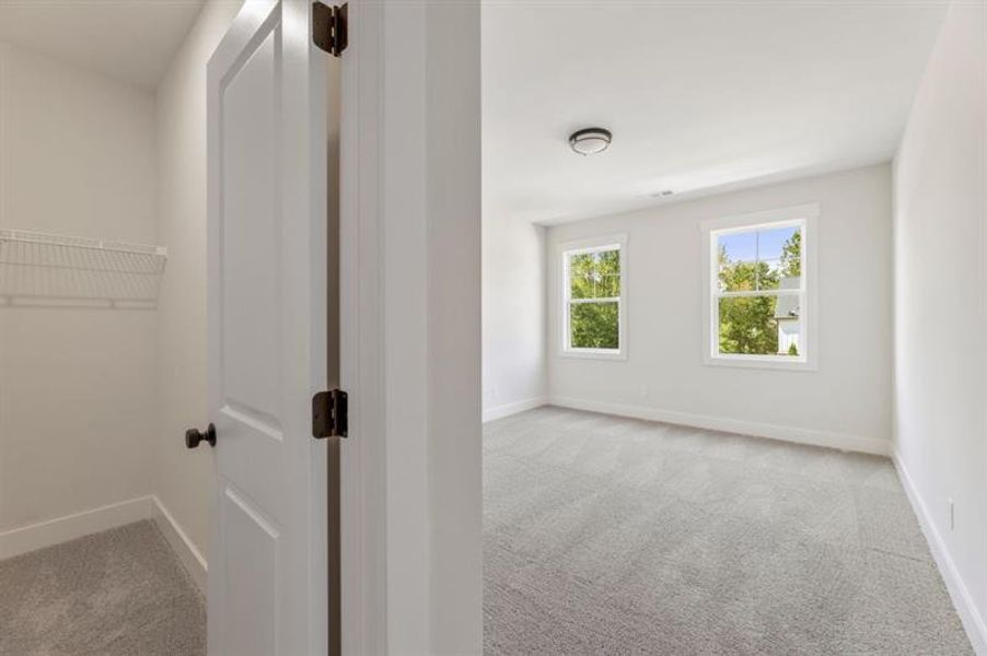 Spacious, unfurnished interior of a new home in Arden on Lanier, Cumming (Image 20).