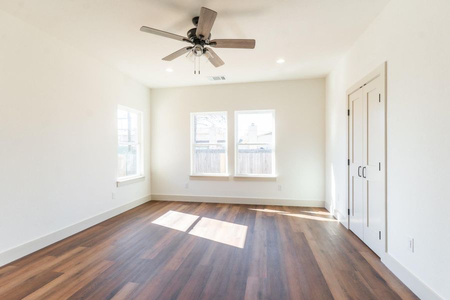 Spacious, unfurnished interior of a new home in , Smithville (Image 14).