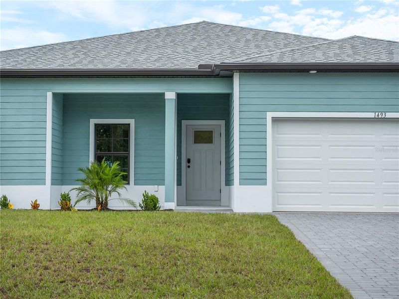 Exterior details and patio area of a home in , North Port (Image 2).