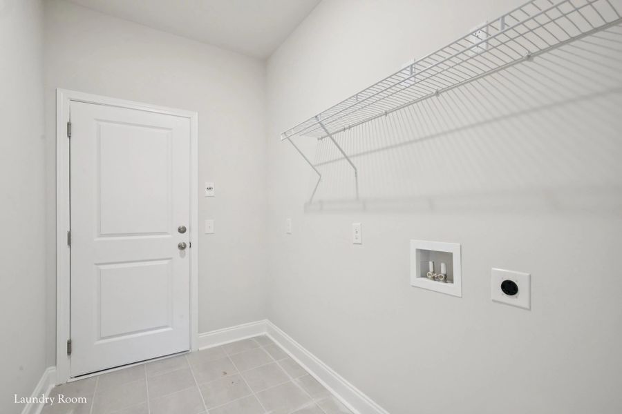Spacious, unfurnished interior of a new home in Cades Bluff, Lebanon (Image 14).