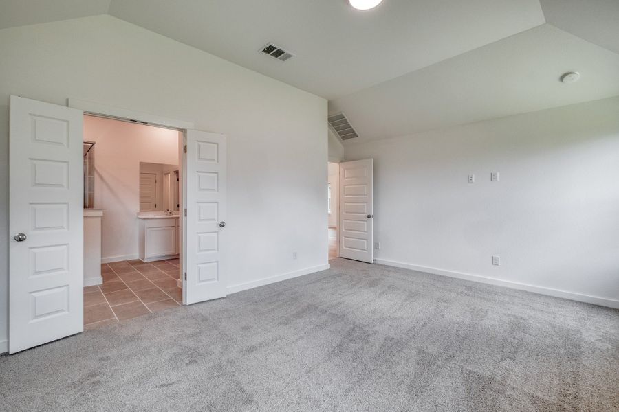 Spacious, unfurnished interior of a new home in Prairie Winds, Hutto (Image 21).