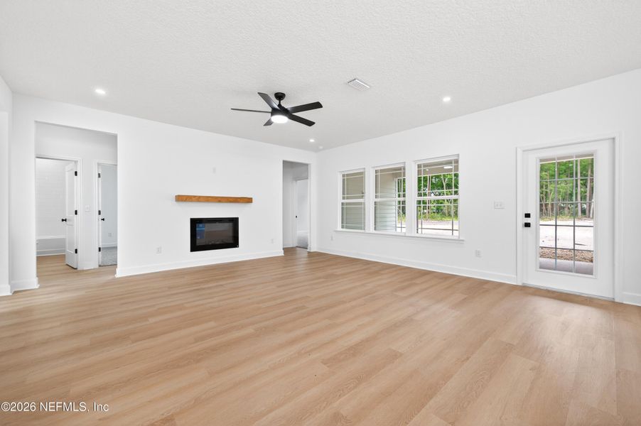 Spacious, unfurnished interior of a new home in , Middleburg (Image 25). Spacious, unfurnished interior of a new home in , Middleburg (Image 25).