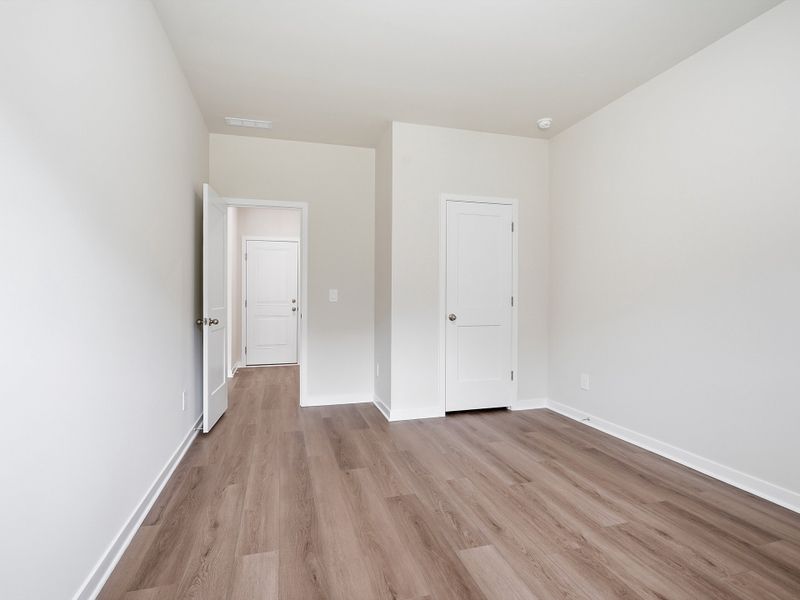 Spacious, unfurnished interior of a new home in Avalon Place - Signature Series, Durham (Image 16).