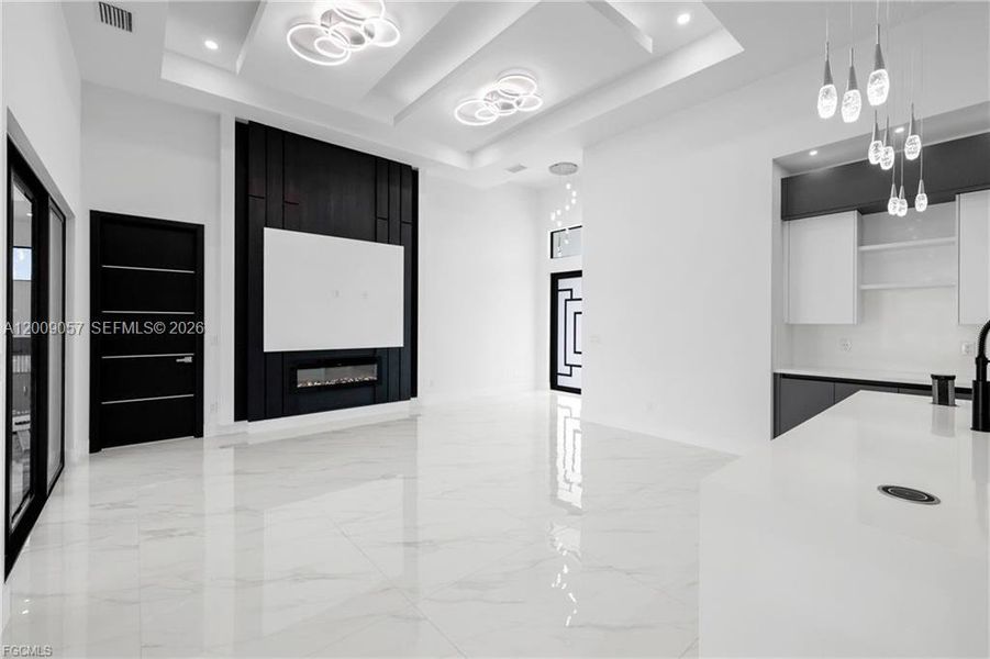 Spacious, unfurnished interior of a new home in , Cape Coral (Image 25).