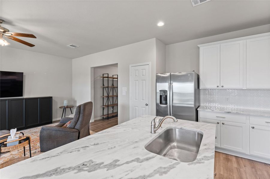 Furnished interior view inside a new home in Wedgewood Forest, Conroe (Image 13). Furnished interior view inside a new home in Wedgewood Forest, Conroe (Image 13).