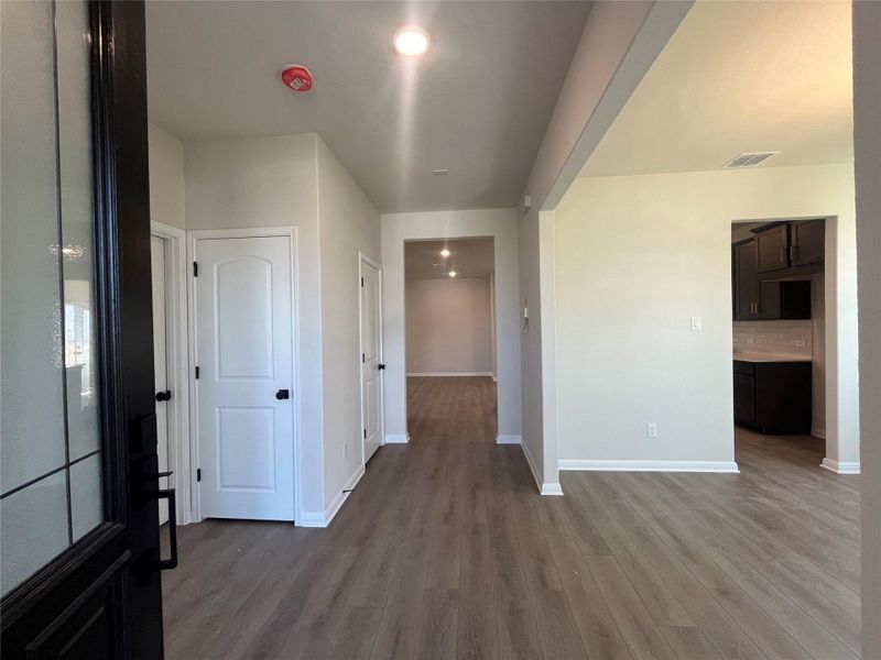 Spacious, unfurnished interior of a new home in The Cottages at Lariat, Liberty Hill (Image 35).