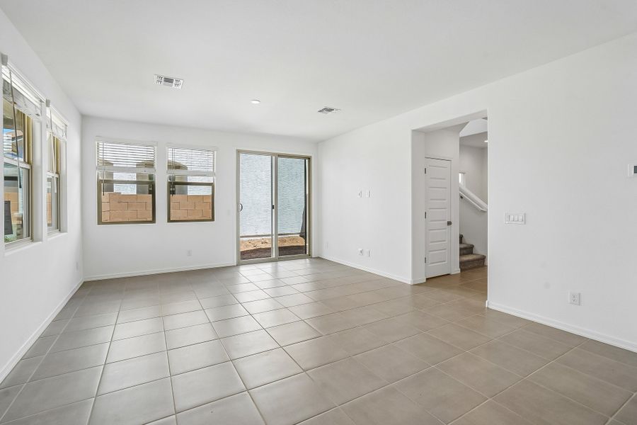 Spacious, unfurnished interior of a new home in Rancho Mercado, Surprise (Image 18).