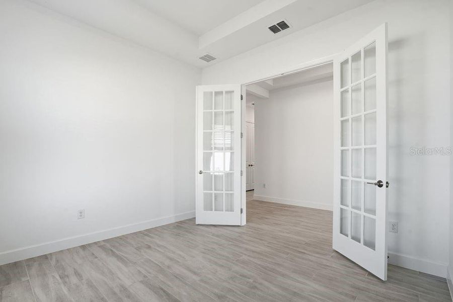 Spacious, unfurnished interior of a new home in Esplanade at Coasterra, Palmetto (Image 25).