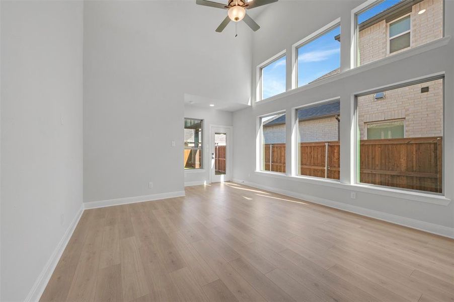 Spacious, unfurnished interior of a new home in Creekshaw – Gardens, Royse City (Image 14).