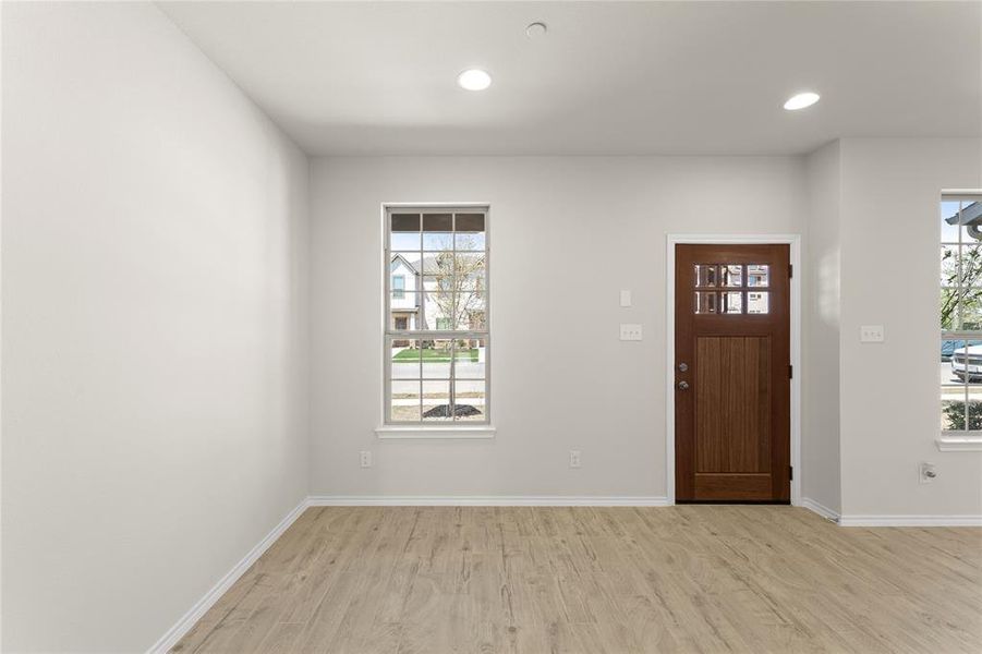 Spacious, unfurnished interior of a new home in Sanger Circle, Sanger (Image 14).
