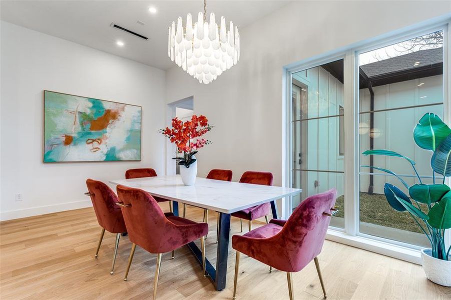 Furnished interior view inside a new home in , Dallas (Image 16). Furnished interior view inside a new home in , Dallas (Image 16).