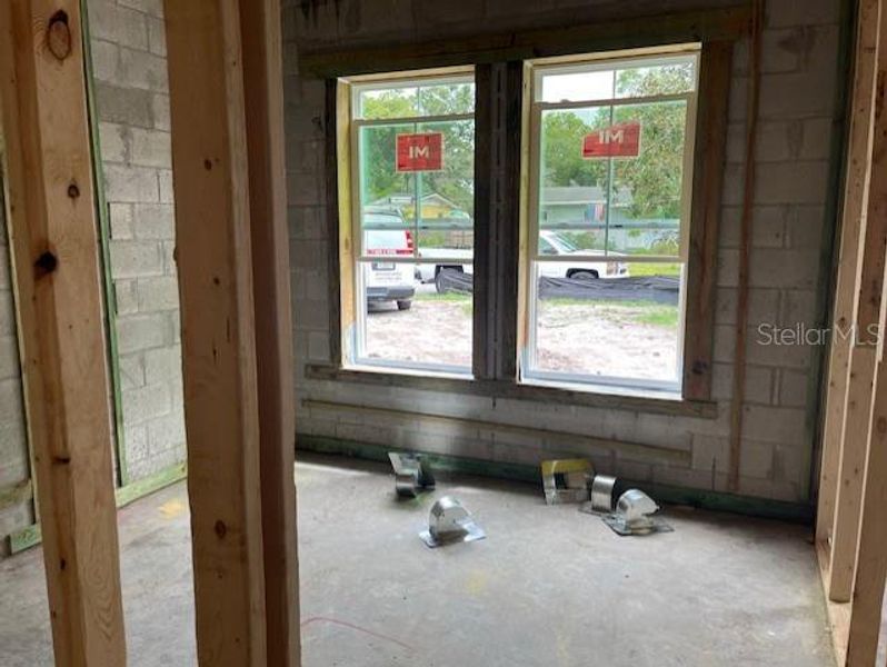 Spacious, unfurnished interior of a new home in , Orlando (Image 6).