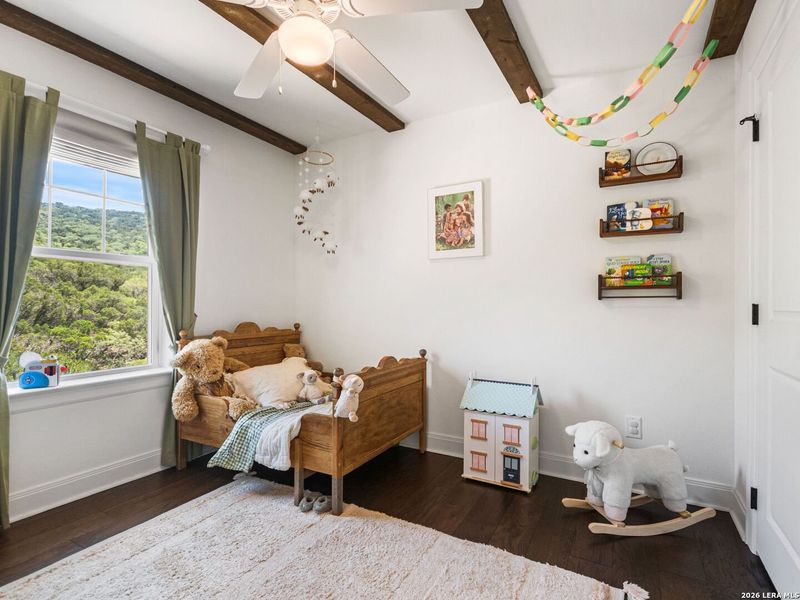 Furnished interior view inside a new home in , Bandera (Image 7).