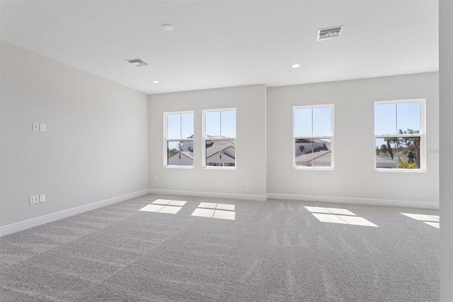 Spacious, unfurnished interior of a new home in Oakfield, Parrish (Image 34).