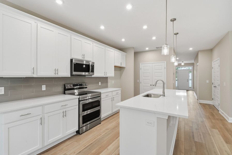 Representative furnished interior of a home built from the Harbor II by Ernest Homes in Wexford, Richmond Hill (Image 7).