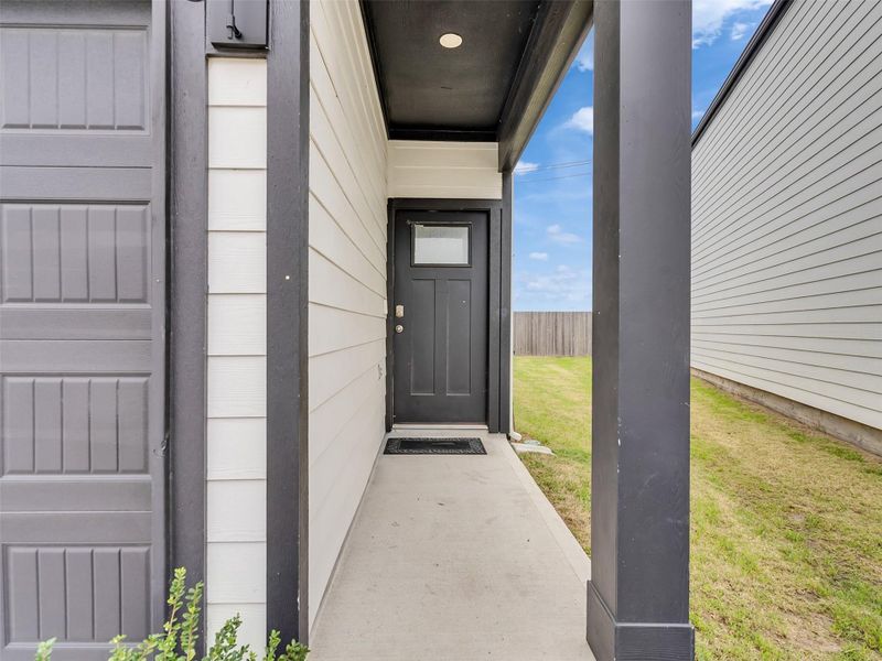 Exterior details and patio area of a home in , Houston (Image 22).