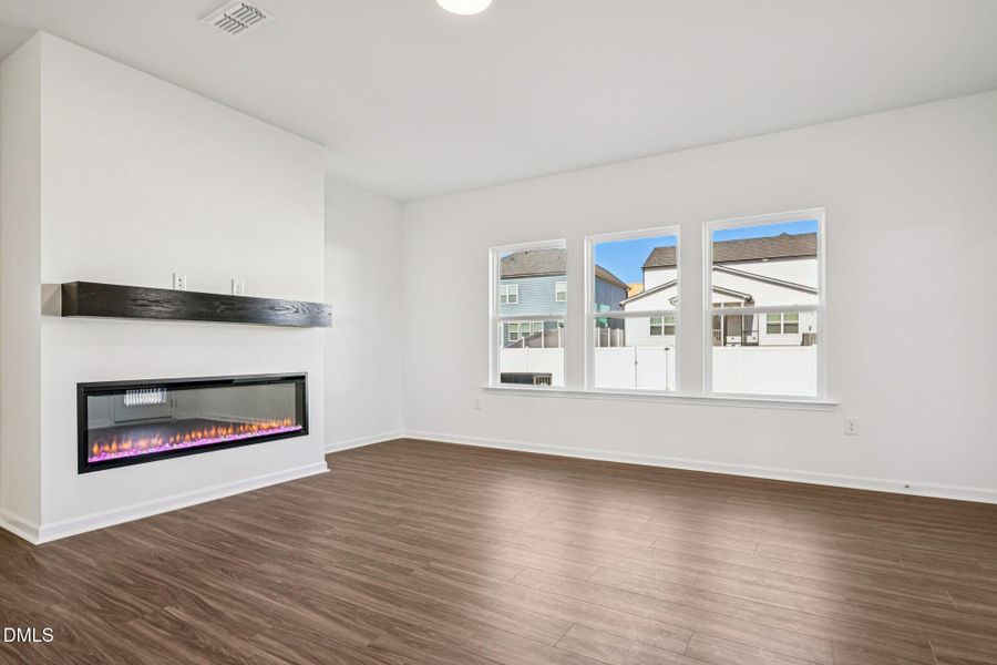 7-web-or-mls-W Crescent Mills Blvd-S3112