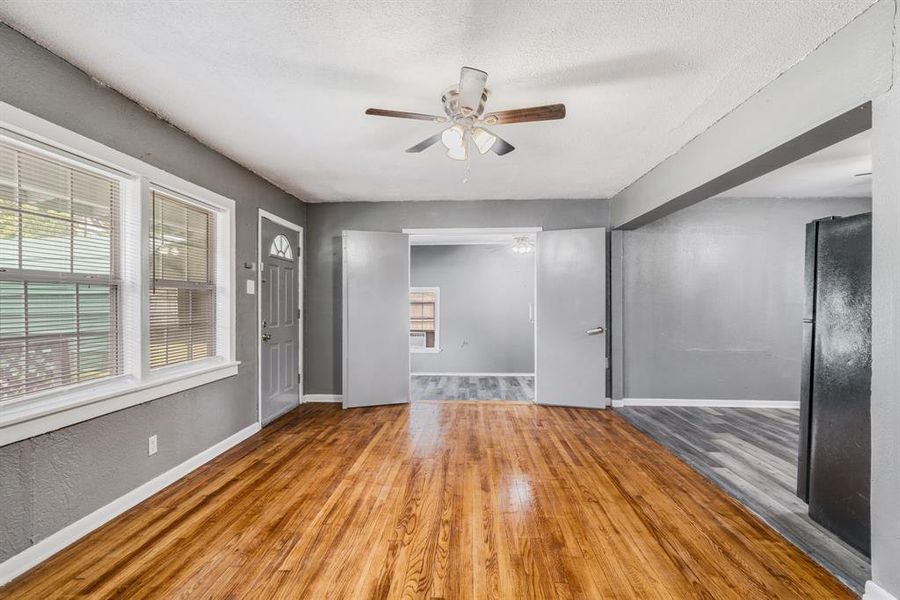 Spacious, unfurnished interior of a new home in , Paris (Image 8). Spacious, unfurnished interior of a new home in , Paris (Image 8).