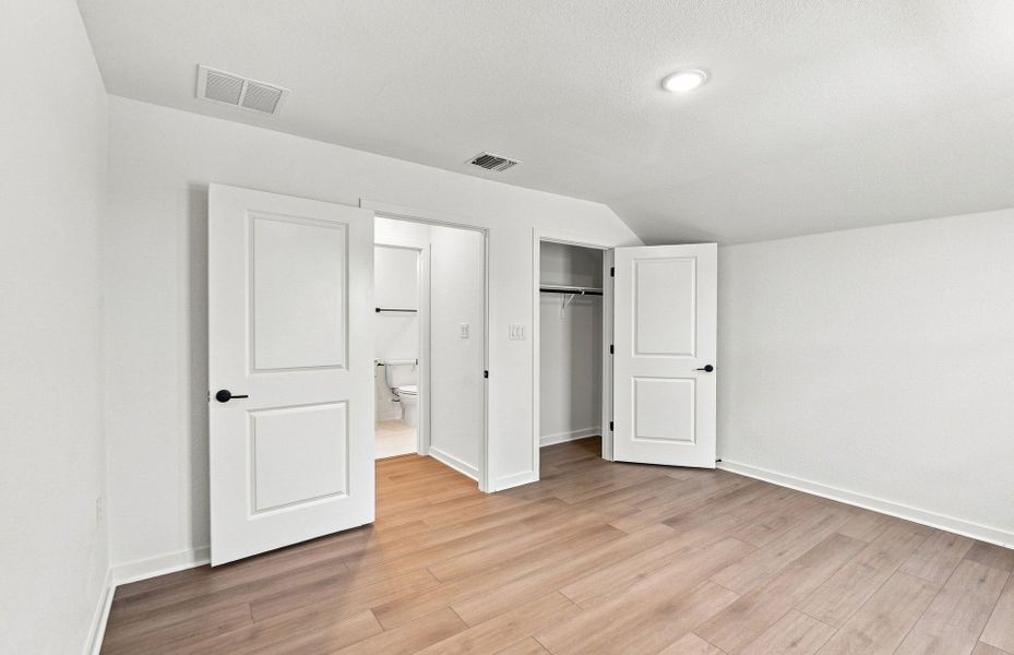 Spacious, unfurnished interior of a new home in Del Webb Austin at Lost Pines, Bastrop (Image 22).