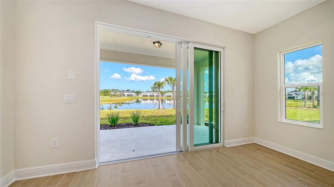 Spacious, unfurnished interior of a new home in Grand Park, Sarasota (Image 25).