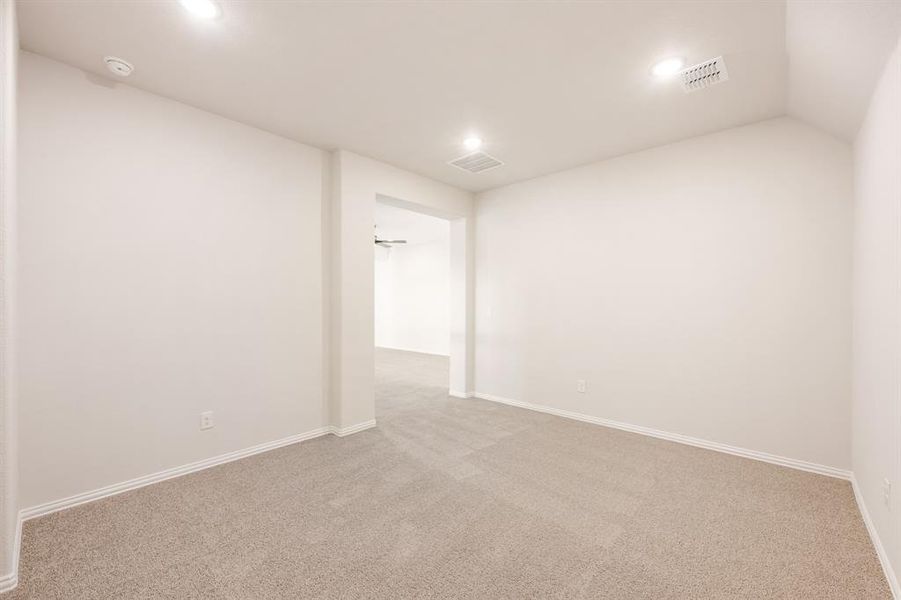 Spacious, unfurnished interior of a new home in The Retreat at North Grove 60, Waxahachie (Image 15).