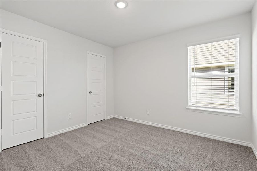 Spacious, unfurnished interior of a new home in Sycamore Landing, Fort Worth (Image 16).