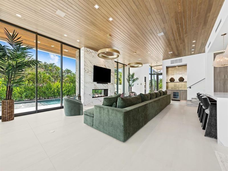 Image 40 of a home in .