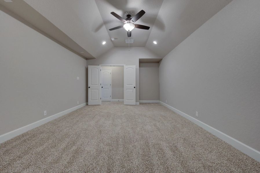 Representative unfurnished interior of a home built from the Barnett by Ashton Woods in Sunday Creek at Kinder Ranch, San Antonio (Image 28).