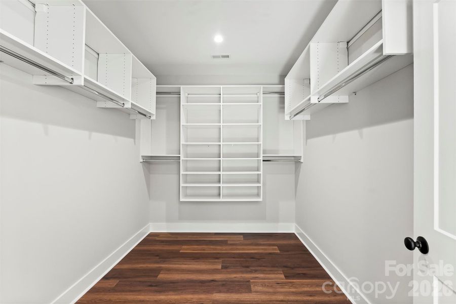 Spacious, unfurnished interior of a new home in , York (Image 23).