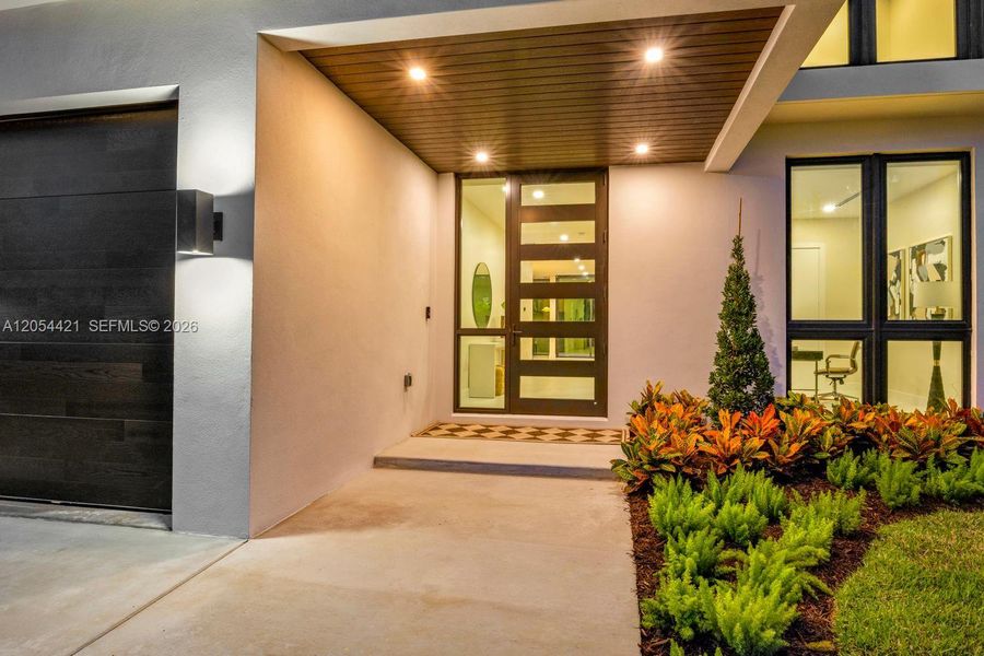 Exterior details and patio area of a home in , Miami (Image 3).