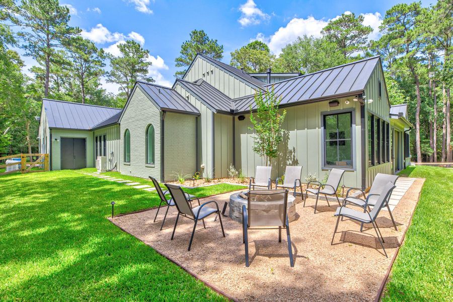 Exterior details and patio area of a home in , Magnolia (Image 28).