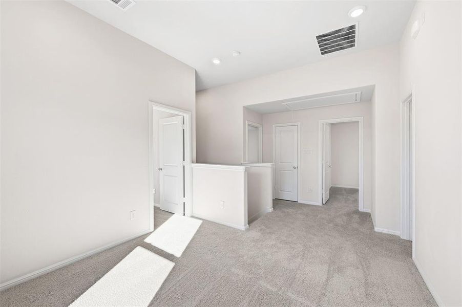 Spacious, unfurnished interior of a new home in Forest Park, Princeton (Image 30).