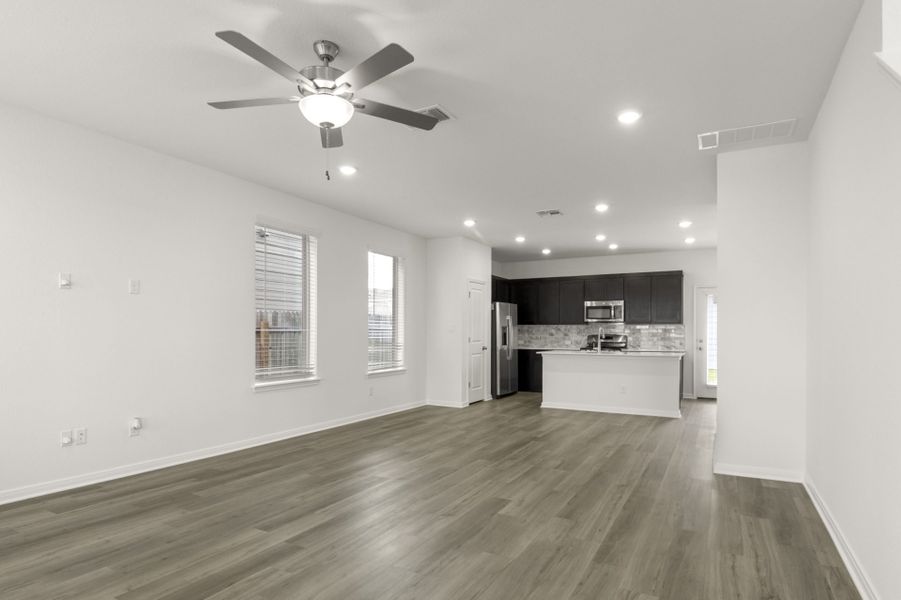 Spacious, unfurnished interior of a new home in Blanco Vista, San Marcos (Image 22).