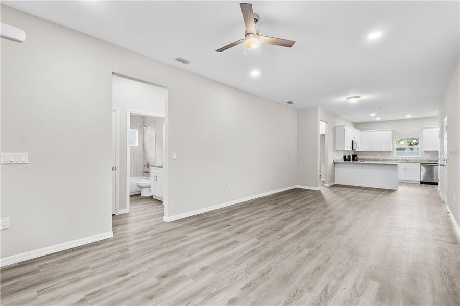 Spacious, unfurnished interior of a new home in , Tampa (Image 35). Spacious, unfurnished interior of a new home in , Tampa (Image 35).