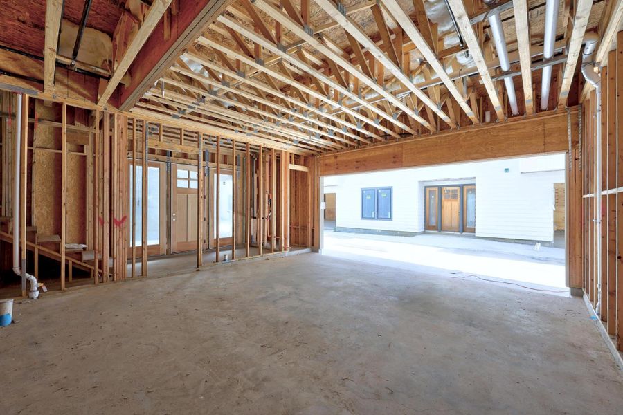 Misc room featuring concrete floors