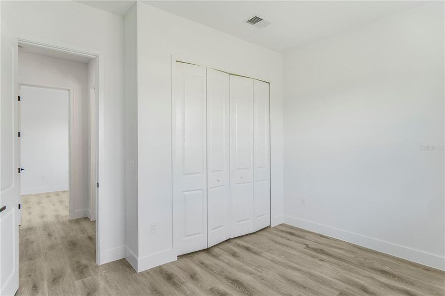 Spacious, unfurnished interior of a new home in , Ocala (Image 33).