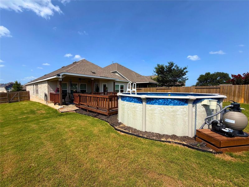 Exterior details and patio area of a home in , New Braunfels (Image 18).