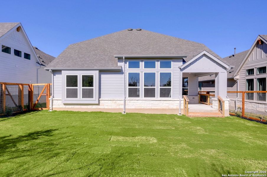 Exterior details and patio area of a home in The Crossvine, Schertz (Image 3).