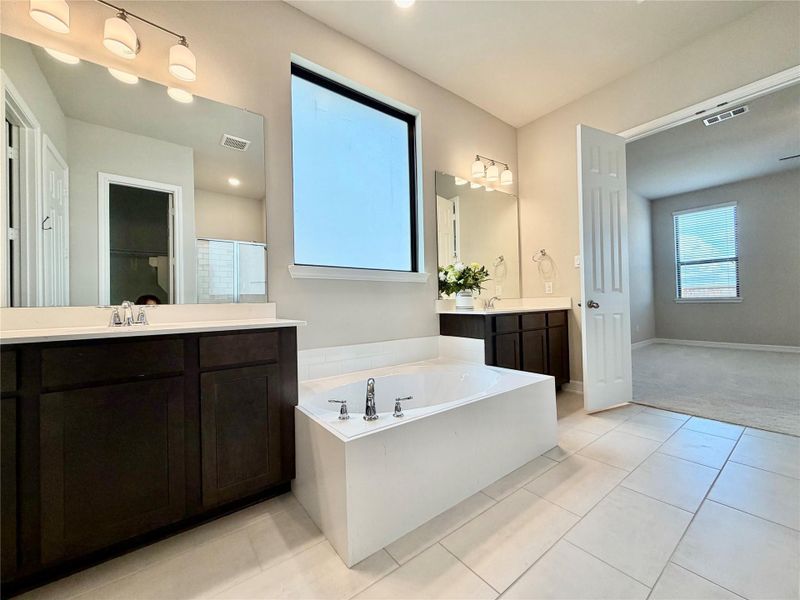 Furnished interior view inside a new home in StoneCreek Estates, Richmond (Image 7).