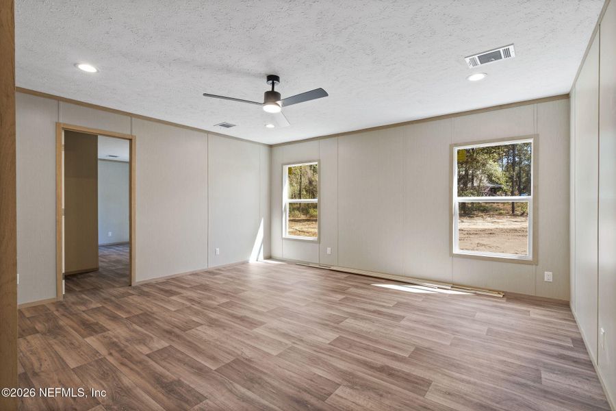 Spacious, unfurnished interior of a new home in , Keystone Heights (Image 34).