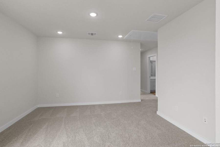 Spacious, unfurnished interior of a new home in Park Place, New Braunfels (Image 12). Spacious, unfurnished interior of a new home in Park Place, New Braunfels (Image 12).