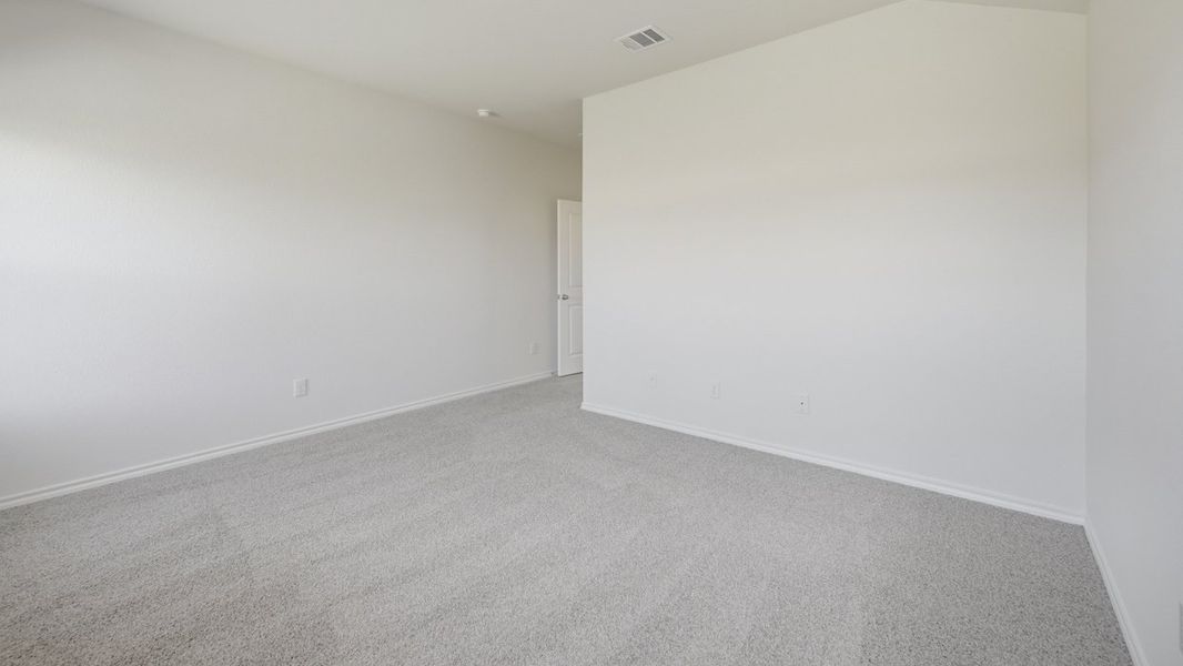 Spacious, unfurnished interior of a new home in Saddlebrook, Waxahachie (Image 22).
