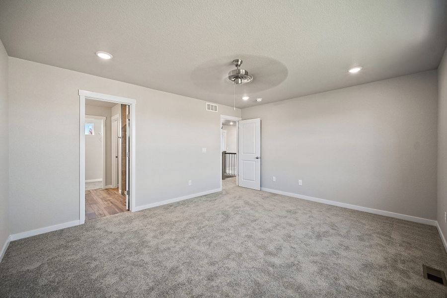 Spacious, unfurnished interior of a new home in The Glen-12, Colorado Springs (Image 38).