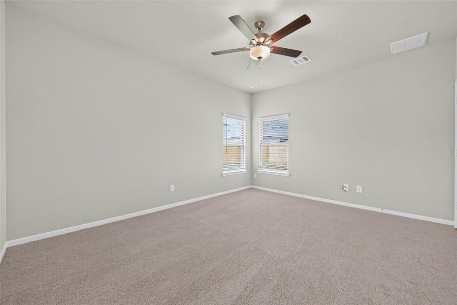 Spacious, unfurnished interior of a new home in Woodland Lakes, Huffman (Image 26).