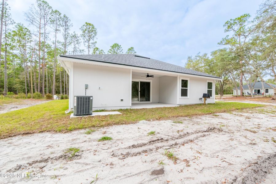 Exterior details and patio area of a home in , Florahome (Image 21).