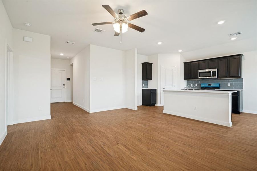 Spacious, unfurnished interior of a new home in Waverly Estates, Josephine (Image 15).