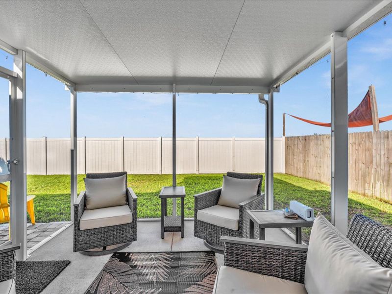 Exterior details and patio area of a home in , Belle Glade (Image 3).