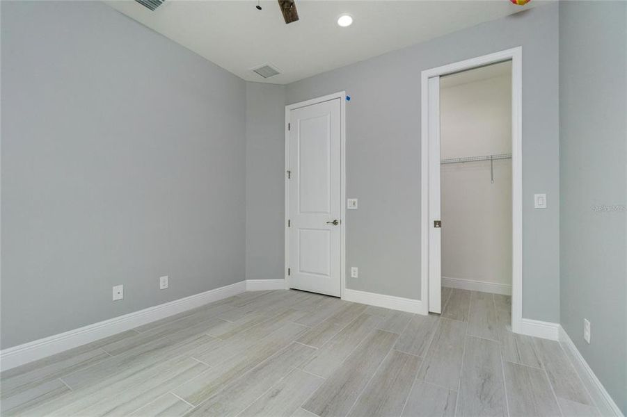 Spacious, unfurnished interior of a new home in , Port Charlotte (Image 23).