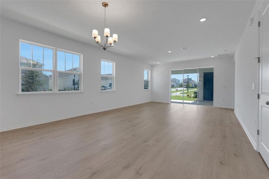 Spacious, unfurnished interior of a new home in Crossroads at Kelly Park, Apopka (Image 37).