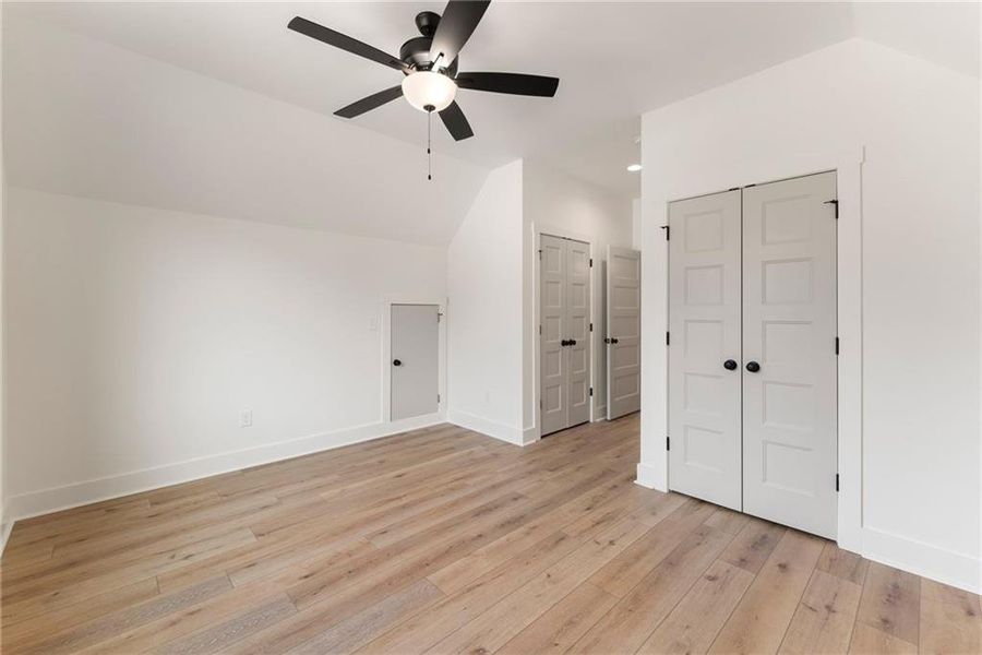 Spacious, unfurnished interior of a new home in , Gainesville (Image 24).